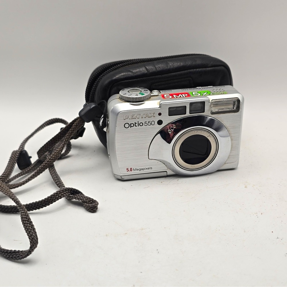 PENTAX Optio 550 5.0MP Compact Digital Camera 5x Zoom Silver w/ Case UNTESTED